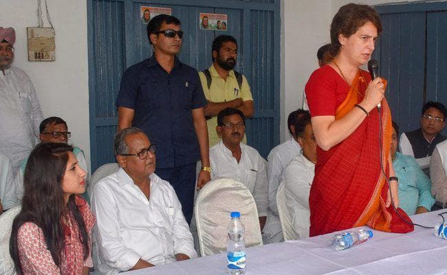 कांग्रेस विधायक पर हमले के बाद प्रियंका पहुंचीं रायबरेली, प्रशासन, उप्र सरकार पर साधा निशाना