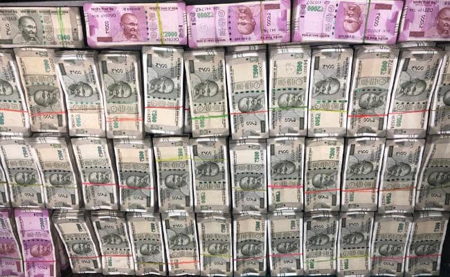 बड़ाबाजार से 1.05 करोड़ बेहिसाबी रुपये संग पकड़े गये तीन युवक