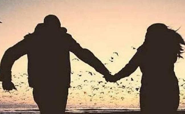 4 बच्चों की मां पर चढ़ा इश्क का ऐसा भूत, प्रेमी संग हुई फरार