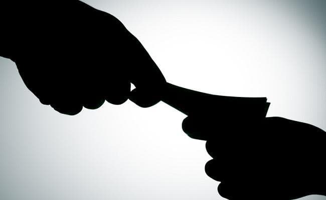 बिहार : 20 हजार रुपये की रिश्वत लेते हुए पुलिस अवर निरीक्षक गिरफ्तार