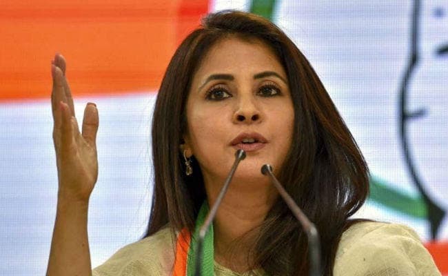 उर्मिला मातोंडकर ने EVM के सिग्नेचर में गड़बड़ी का लगाया आरोप