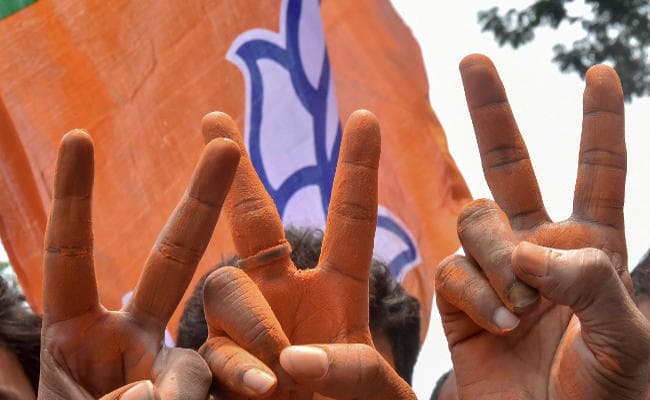 पश्‍चिम बंगाल : तृणमूल के तीन मंत्रियों के किले में भी गेरुआ रंग हुआ गहरा, 14 विधानसभा सीटों पर मिली बढ़त