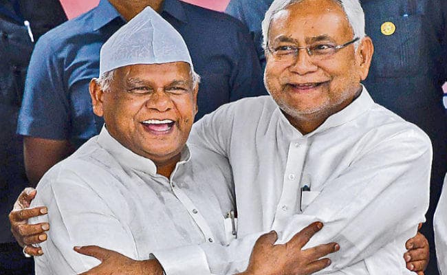 पटना : मांझी के इफ्तार में पहुंचे नीतीश कुमार, जीतन ने कहा, नीतीश के मुद्दे का करते हैं समर्थन