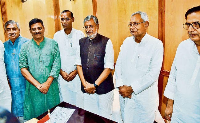 पटना : विस व विप नवनिर्वाचित दो-दो सदस्यों ने ली शपथ