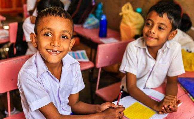 सोमवार से खुलेंगे स्कूल, यूनिट टेस्ट की तैयारी