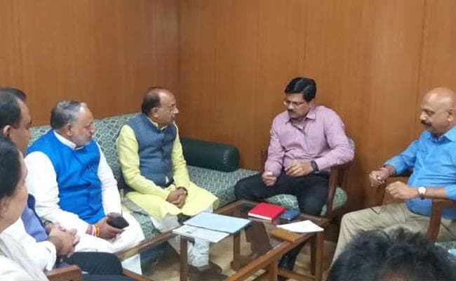 दिल्ली जल बोर्ड के सीईओ को पुलिस ने बाहर निकाला, जानें वजह