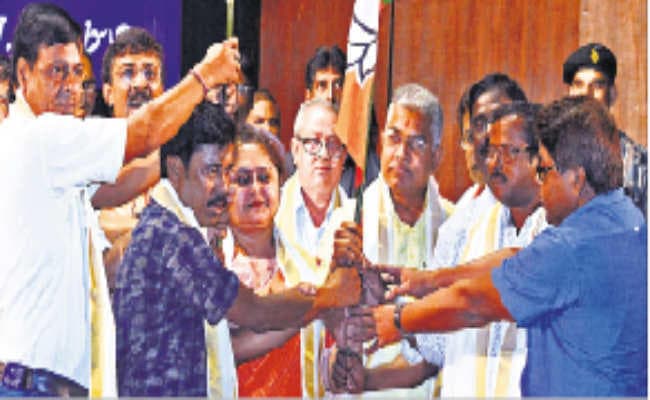 बांग्ला बोलने के लिए कोई बाध्य नहीं कर सकता : दिलीप