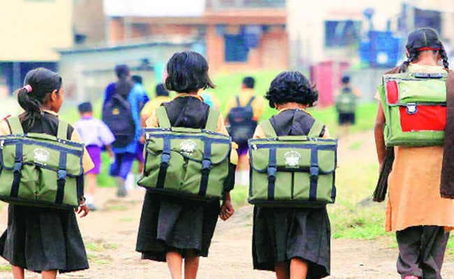 निजी विद्यालयों के समय में बदलाव कर सकते हैं उपायुक्त