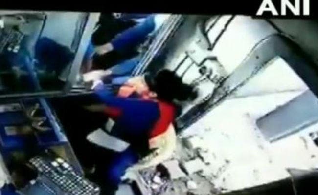 हरियाणा : टोल प्लाजा पर महिला कर्मचारी को मारा था मुक्‍का, गिरफ्तार