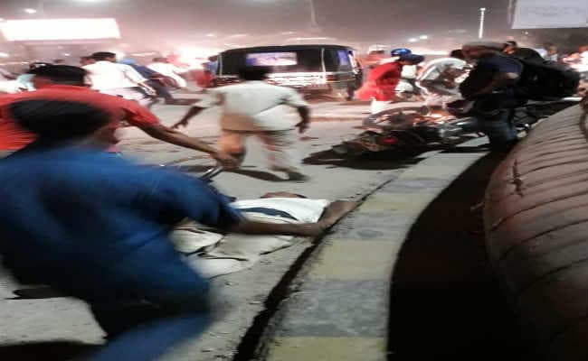 टैंकर का टूटा गुल्ला, बेकाबू होकर पलटा, हादसे में दो की मौत, सात घायल