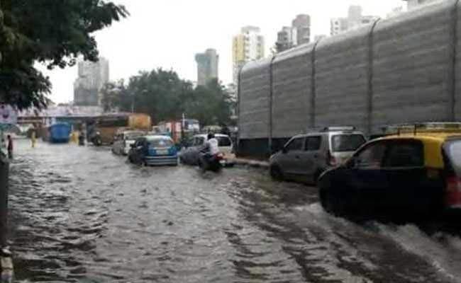 ऐ भाई, जरा देख के चलो...