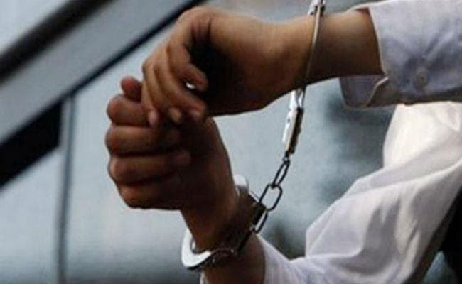 सीमाशुल्क चोरी में फ्यूचर एंटरप्राइजेज के सीएफओ गिरफ्तार