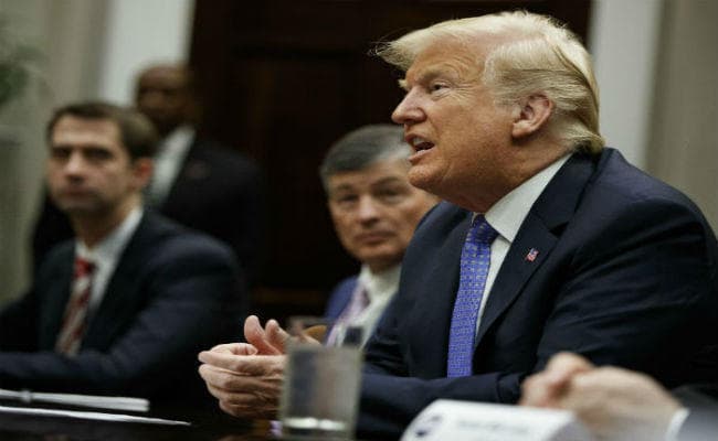 दिग्गज  कंपनी एप्पल को अमेरिकी राष्‍ट्रपति ट्रंप ने दी चेतावनी, कहा-छीन लेंगे सारी रियायतें