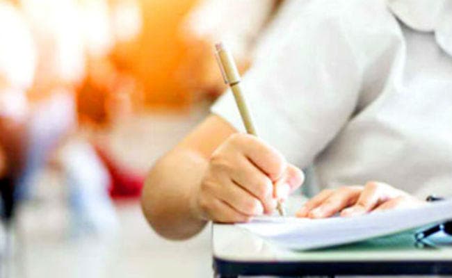 बंगाल : परीक्षा में ”जय श्रीराम” और ”कट मनी” पर पूछा गया सवाल, भड़की भाजपा