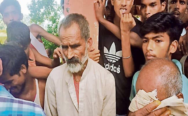 बच्चाचोर के शक में दो महिलाओं और युवती को ग्रामीणों ने पीटा, वृद्ध के साथ भी की मारपीट