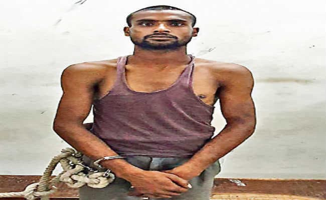 बच्ची को नशा सुंघा बोरा में डाल ले जा रहा था बेचने, लोगों ने पकड़ा