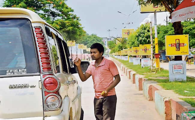 आइजीआइएमएस की पार्किंग में खुली लूट