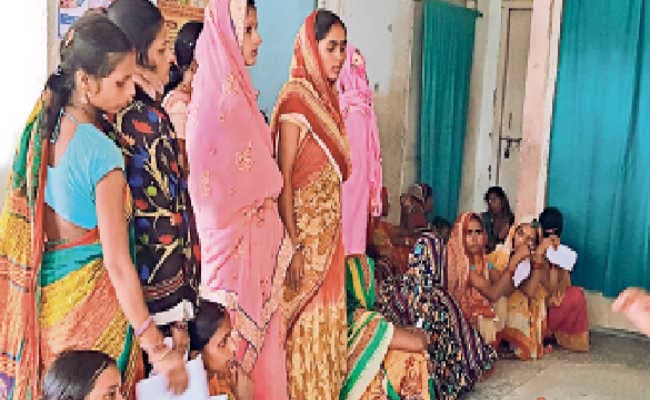 देर से आना जल्दी जाना, ए साहब ये ठीक नहीं…