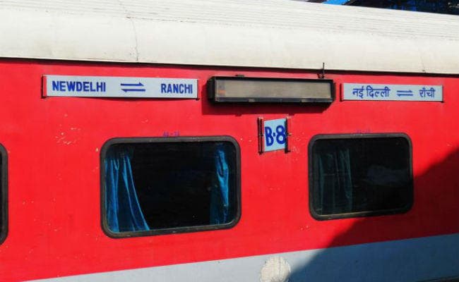 जेनरेटर कार में आयी खराबी, रांची स्टेशन पर 40 मिनट तक खड़ी रही राजधानी ट्रेन