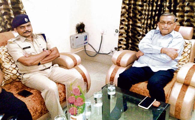 सीवान : ट्रेन से सीवान पहुंचे डीजीपी, लिया जायजा