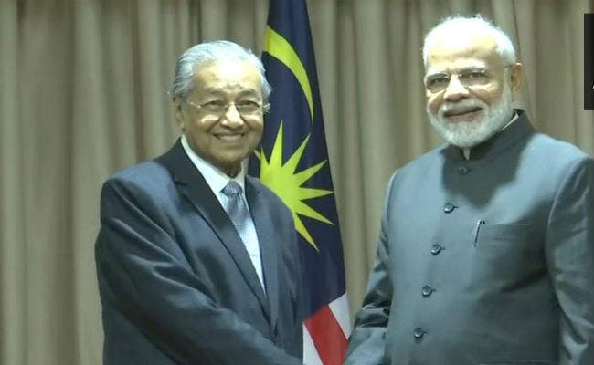 मलेशिया के प्रधानमंत्री से मिले पीएम मोदी, जाकिर नाईक के प्रत्यर्पण का उठाया मुद्दा