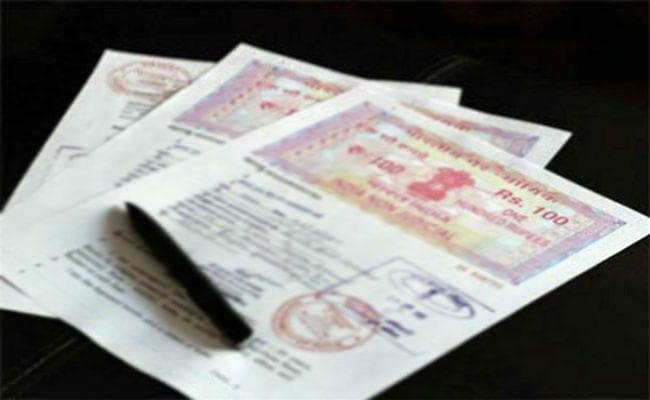 174 महिलाओं ने एक रुपये में दो बार करा ली जमीन की रजिस्ट्री