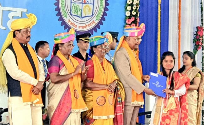 रांची में बोले राष्ट्रपति : झारखंड में हैं बेस्ट टैलेंट, धौनी और दीपिका पर सबको है नाज