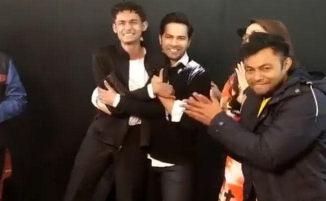 TikTok Star से मिले वरुण धवन, डांस मूव्‍स देख बोले- रीयल स्‍ट्रीट डांसर