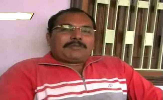 प्रदीप यादव ने निष्कासन का पत्र देने आये नेता को भगाया