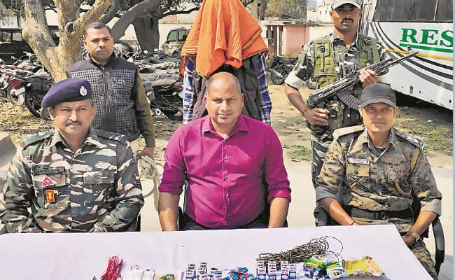 औरंगाबाद : बम बनाने के सामान के साथ नक्सली सुरेश भुइयां धराया