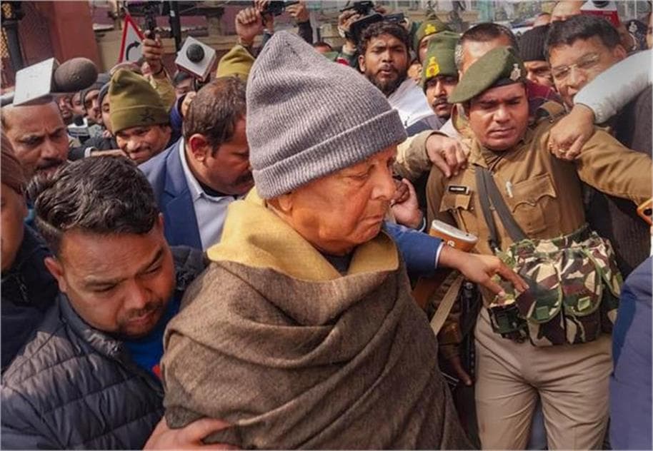 Lalu Yadav : लालू यादव पटना से दिल्ली के लिए हुए रवाना, सिंगापुर जाने की है चर्चा