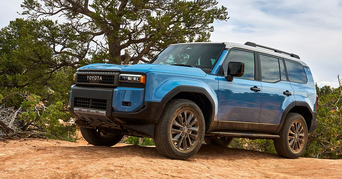 Toyota की इस कार ने पूरी दुनिया को चौंकाया, लॉन्च के साथ ही आधे घंटे में रिकॉर्ड 1000 यूनिट की बुकिंग!