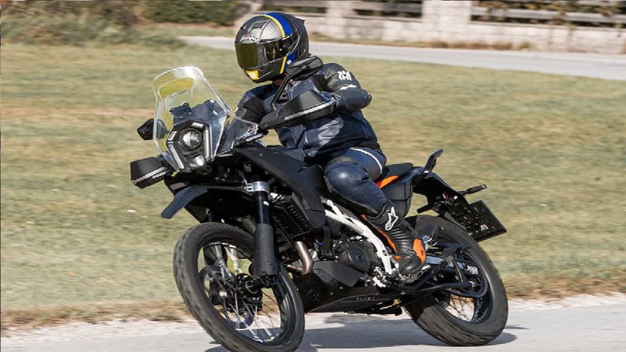 होंडा एनएक्स 500 को उड़ाने आ रही केटीएम की नई एडवेंचर बाइक, जानें कब होगी लॉन्च