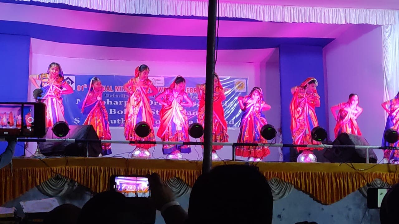 पश्चिमी सिंहभूम : बच्चों ने नुक्कड़ नाटक, नृत्य, कव्वाली के माध्यम से सुरक्षा का दिया संदेश