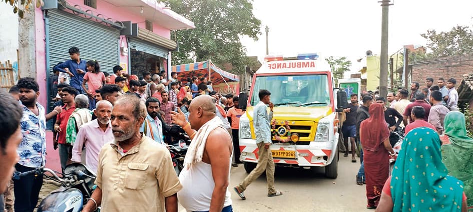 बेगूसराय में सत्संग के दौरान बड़ा हादसा, 11000 वोल्ट का हाईटेंशन तार टूटा, 10 लोग झुलसे