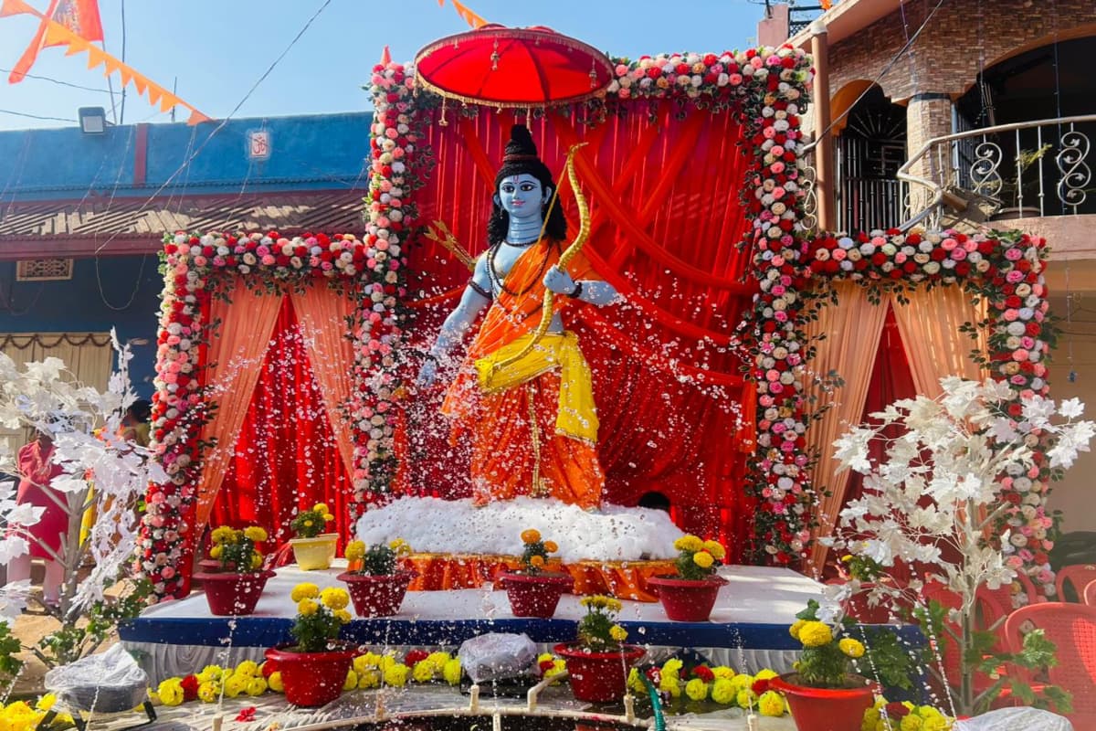 खूंटी: भगवान श्रीराम के दर्शन कर निहाल हुए श्रद्धालु, राम धून पर झूमे ग्रामीण