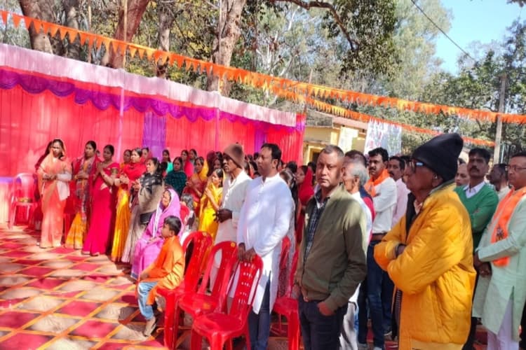 लोहरदगा: रामलला मंदिर में प्राण प्रतिष्ठा को लेकर क्षेत्र में रहा उत्सव का माहौल