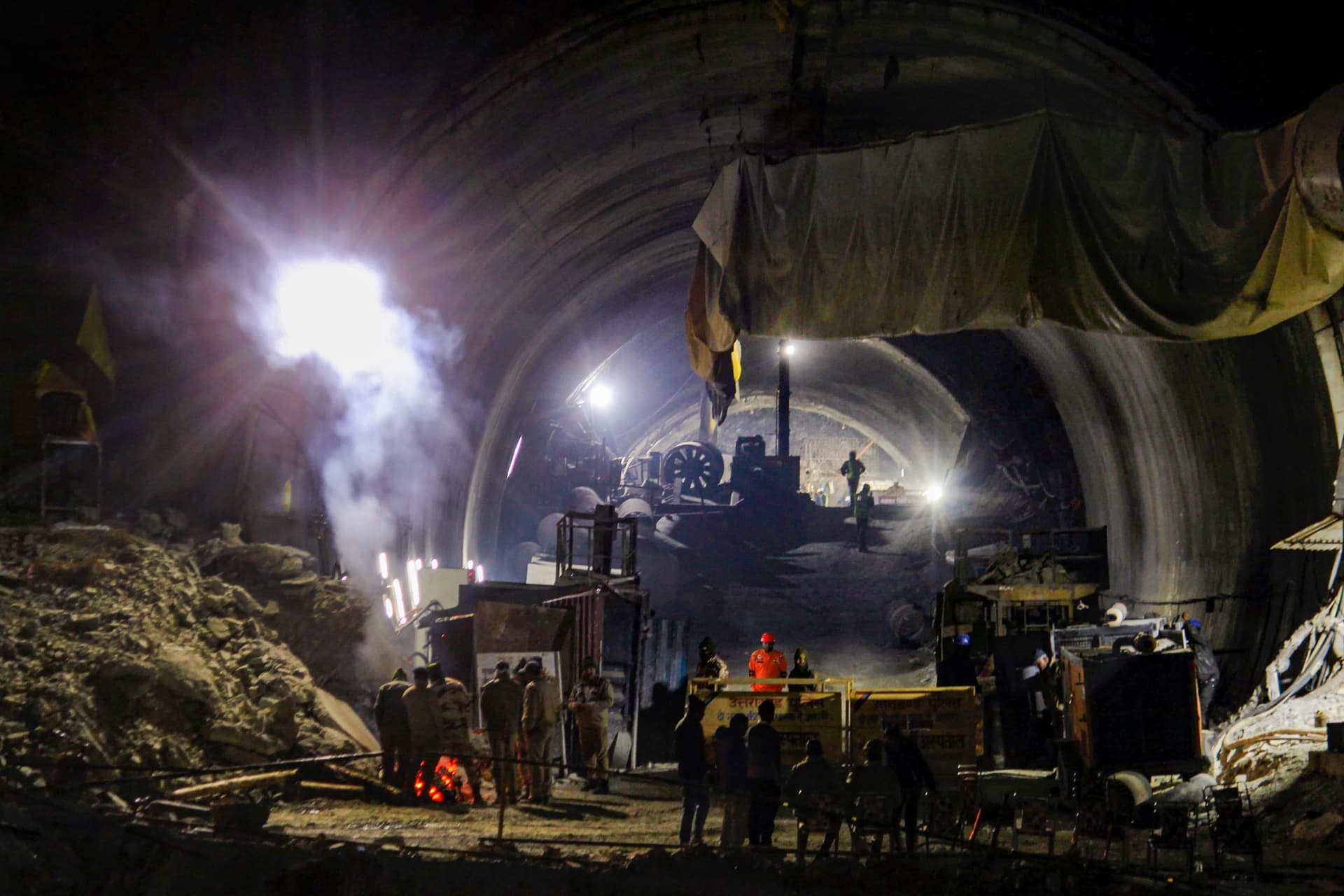 Uttarkashi Tunnel Rescue: हजारों साल पुरानी देसी तकनीक के आगे फेल हुईं हाई-टेक मशीनें
