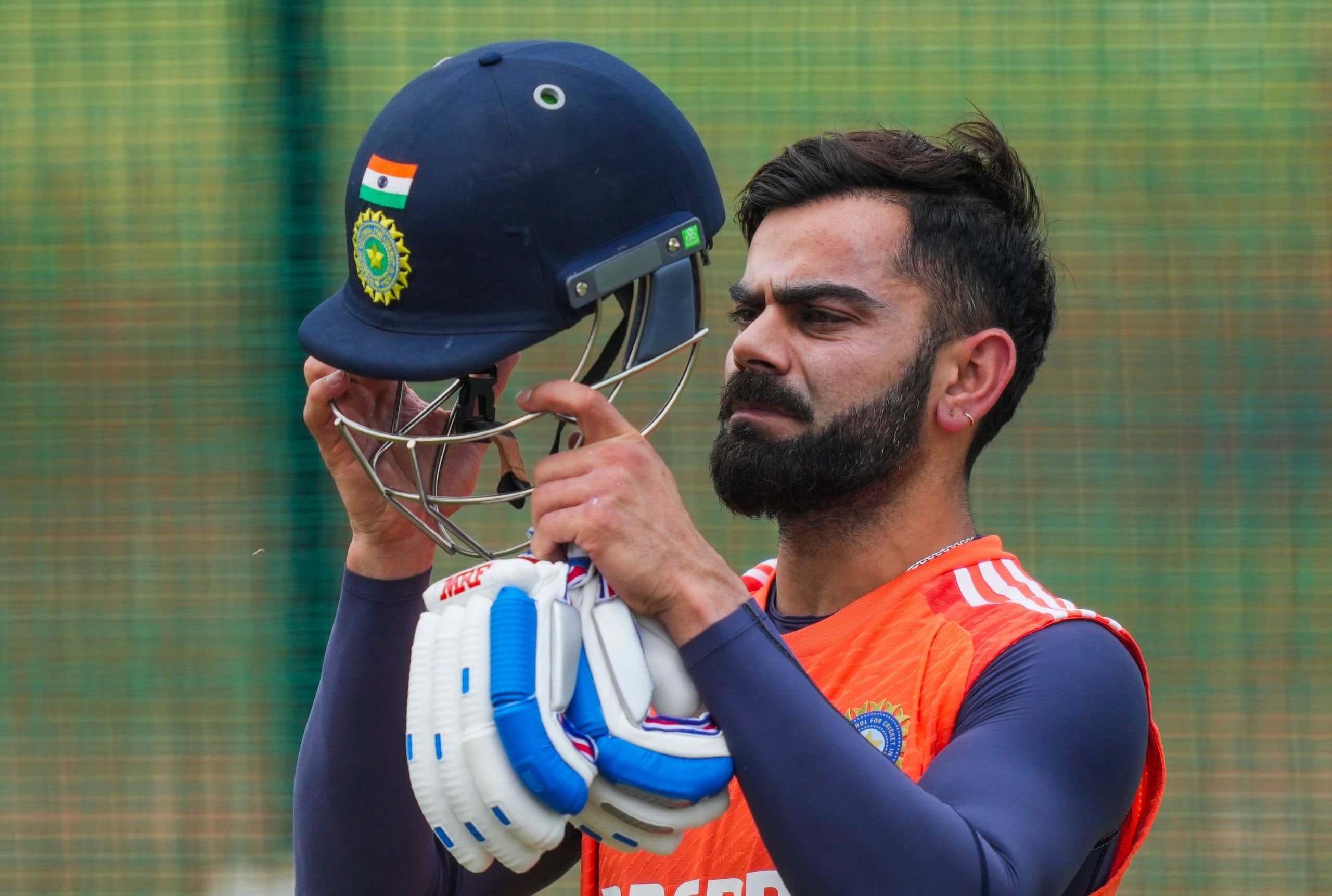 IND vs ENG: विराट कोहली निजी कारणों से विदेश में, इंग्लैंड के खिलाफ पूरे सीरीज से चूके, रिपोर्ट में दावा