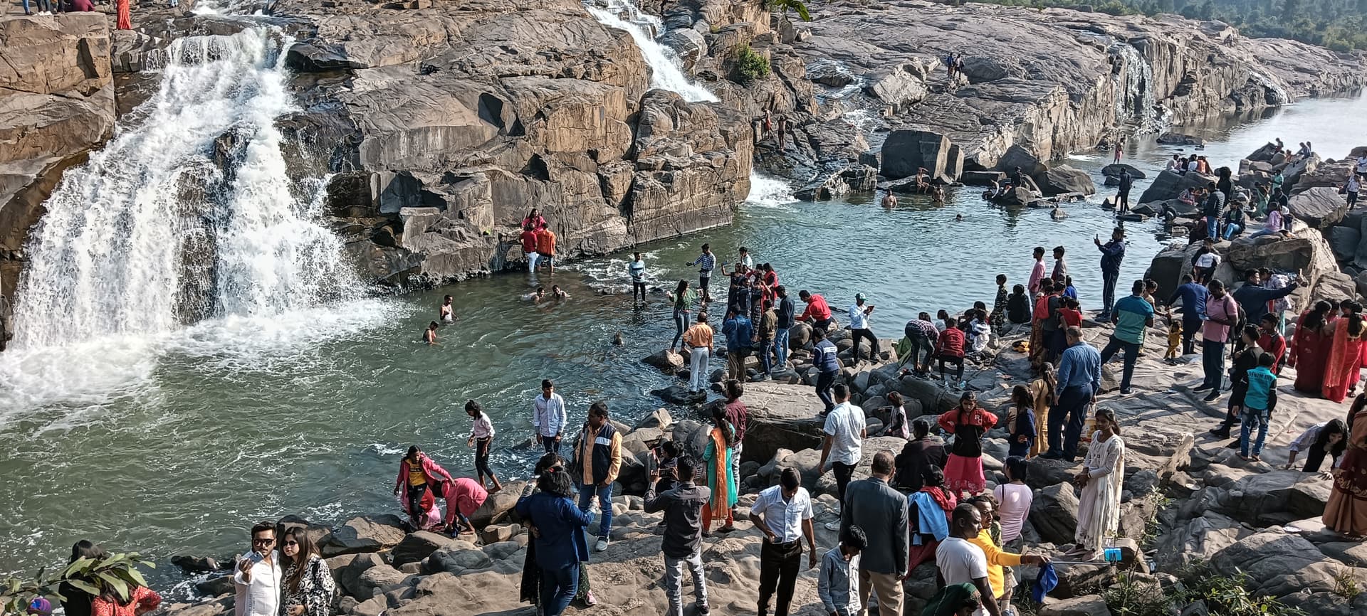 गिरिडीह : वाटर फॉल में पुलिस के सहयोग से ग्रामीण करेंगे पर्यटकों की सुरक्षा