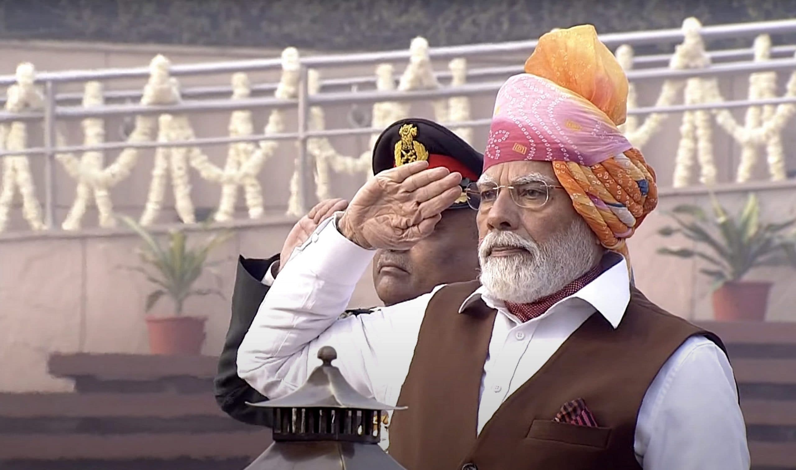 Republic Day 2024: पीएम मोदी कुछ यूं पहुंचे वॉर मेमोरियल, इस बार अलग लुक में आए नजर, देखें वीडियो