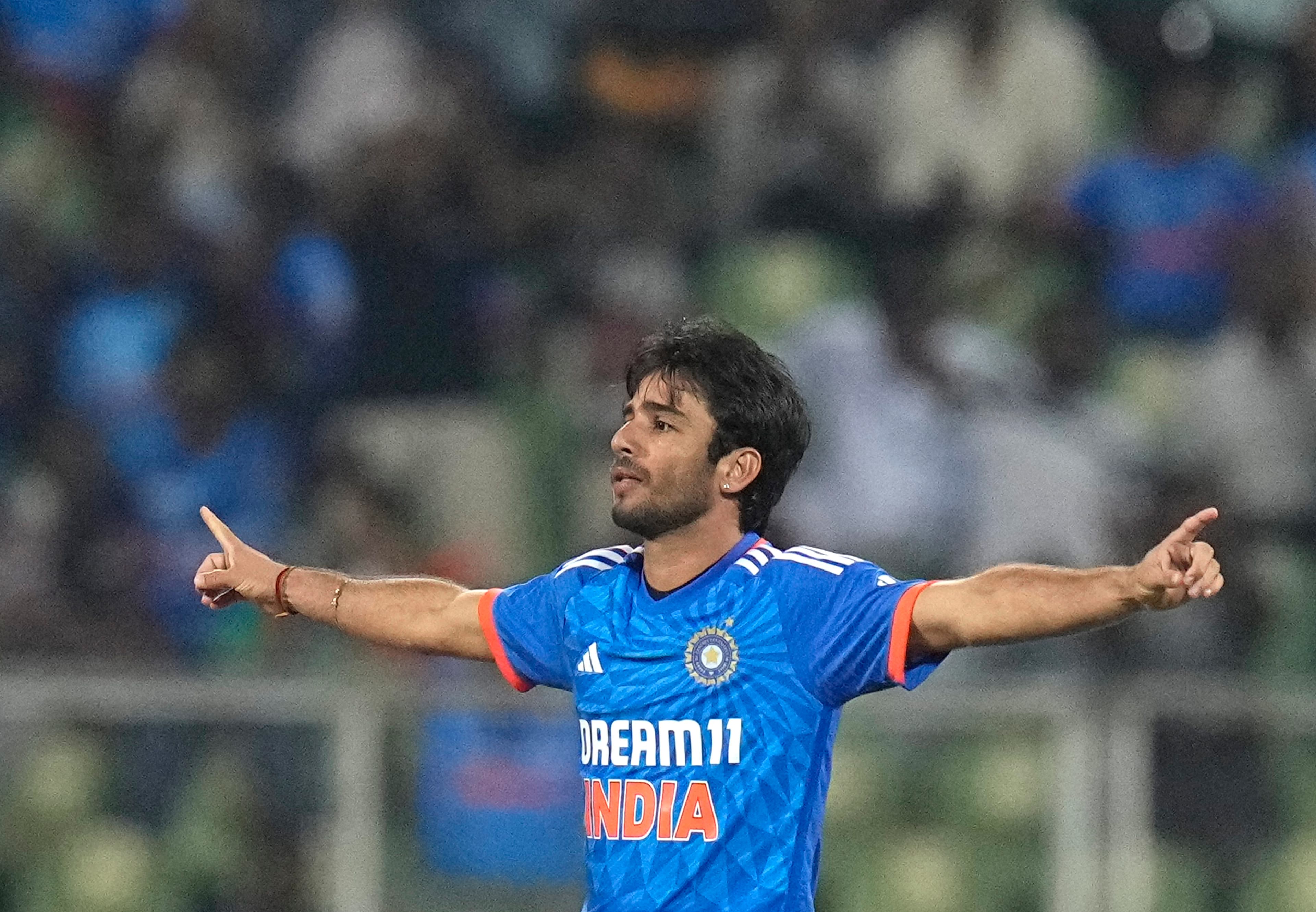 IND vs AUS: रवि बिश्नोई ने लगातार तीसरे मैच में पहले ओवर में चटकाया विकेट, जानें...