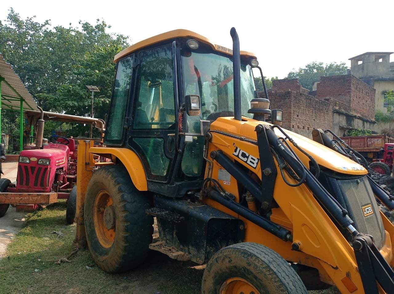 बोकारो : लगातार छापेमारी के बाद भी धड़ल्ले से हो रही बालू की तस्करी