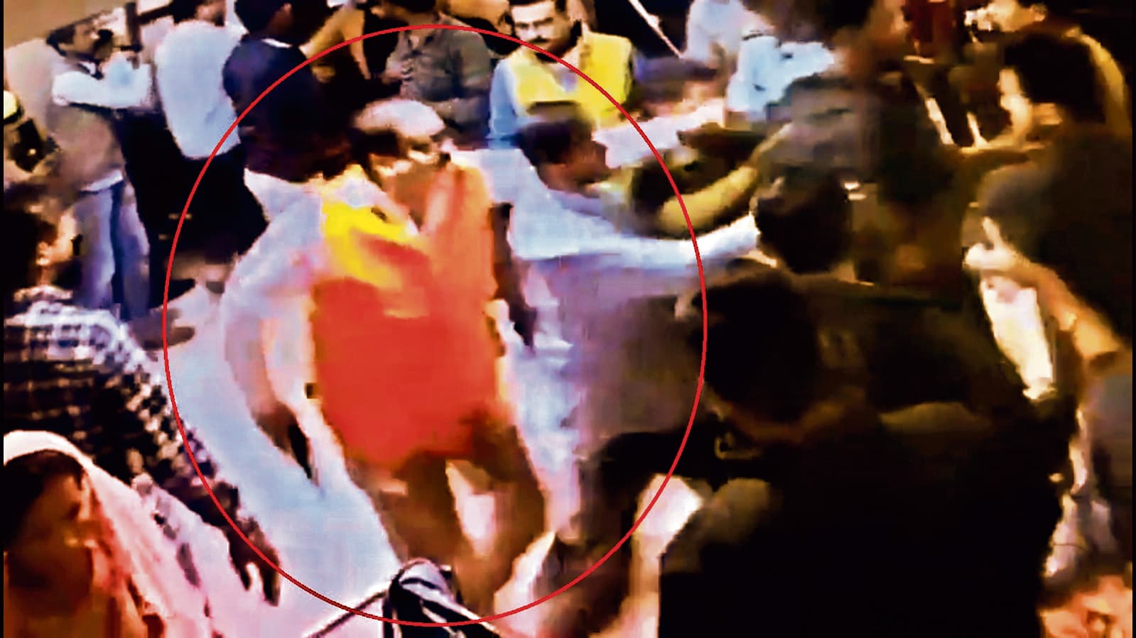 IGIMS पटना में डॉक्टर व मरीज के परिजनों में मारपीट, नेता ने लहराया रिवॉल्वर, पुलिस छावनी में बदला अस्पताल