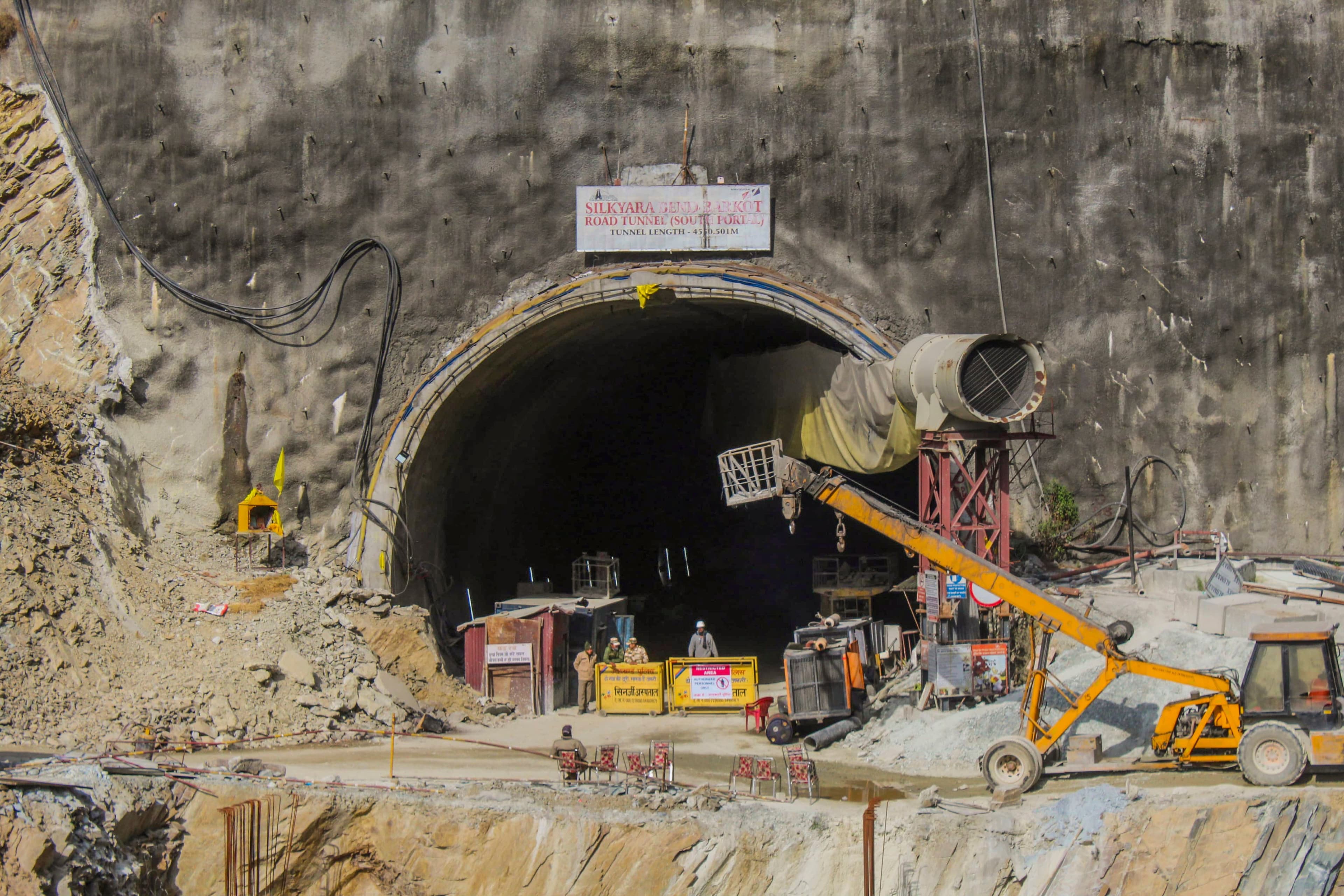 Uttarakhand Tunnel Rescue: उत्तरकाशी टनल हादसे में अदाणी ग्रुप का बयान, अपनी कंपनी को लेकर बतायी ये सच्चाई