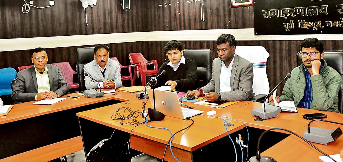 अबुआ आवास योजना के लिए आये 1.30 लाख आवेदन, पहली किस्त कल होगी जारी : डीसी