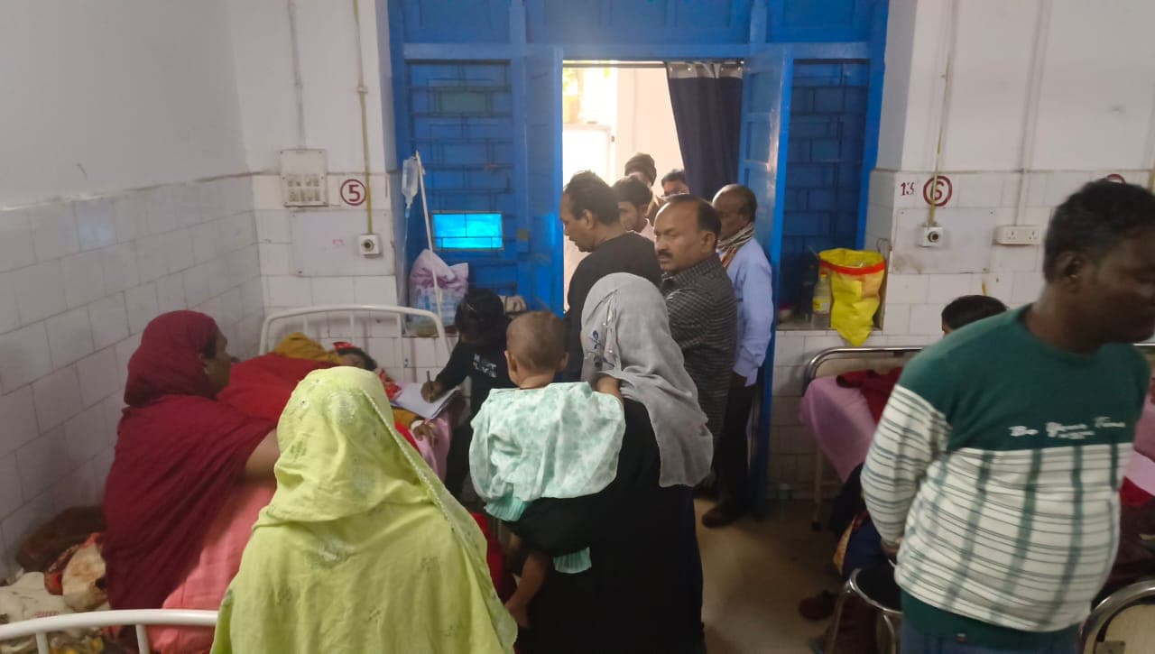 गिरिडीह : ससुराल वालों ने विवाहिता को पिलाया कीटनाशक, सदर अस्पताल में चल रहा है इलाज