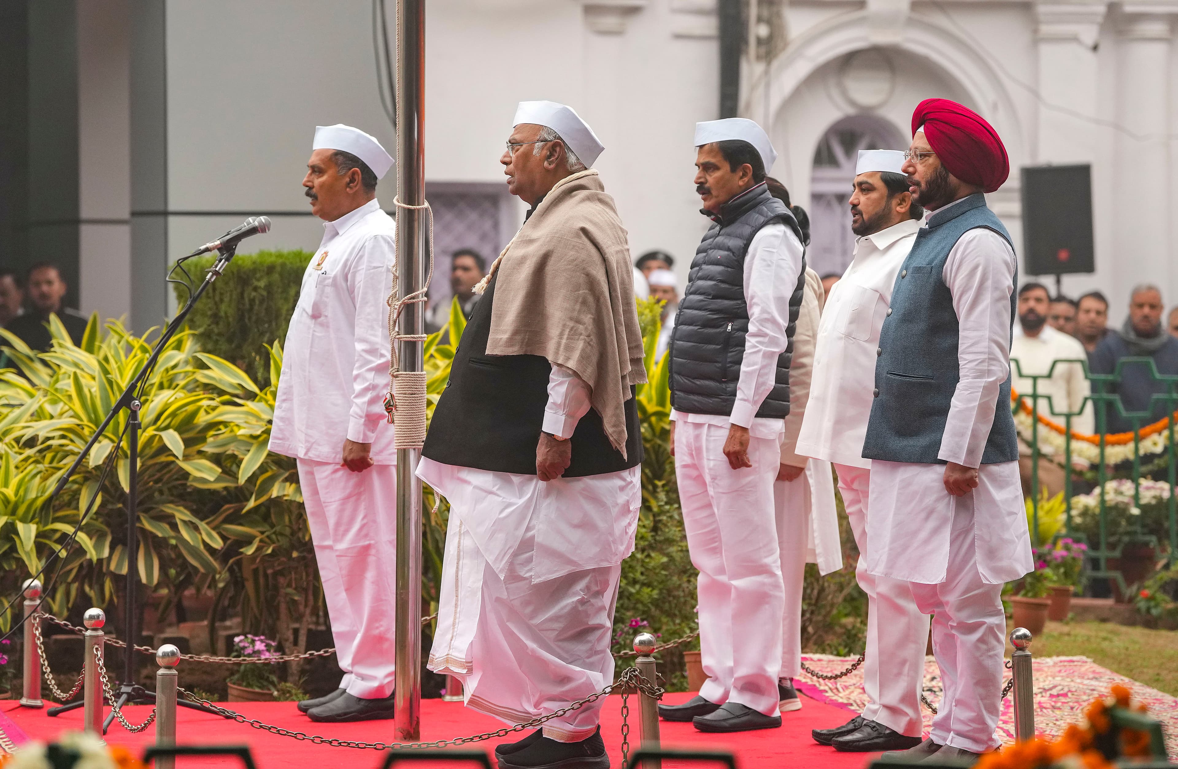 Congress In Nagpur: रैली में हर कुर्सी के पीछे चिपका है बार कोड, इन 5 लोगों को राहुल गांधी देंगे सर्टिफिकेट