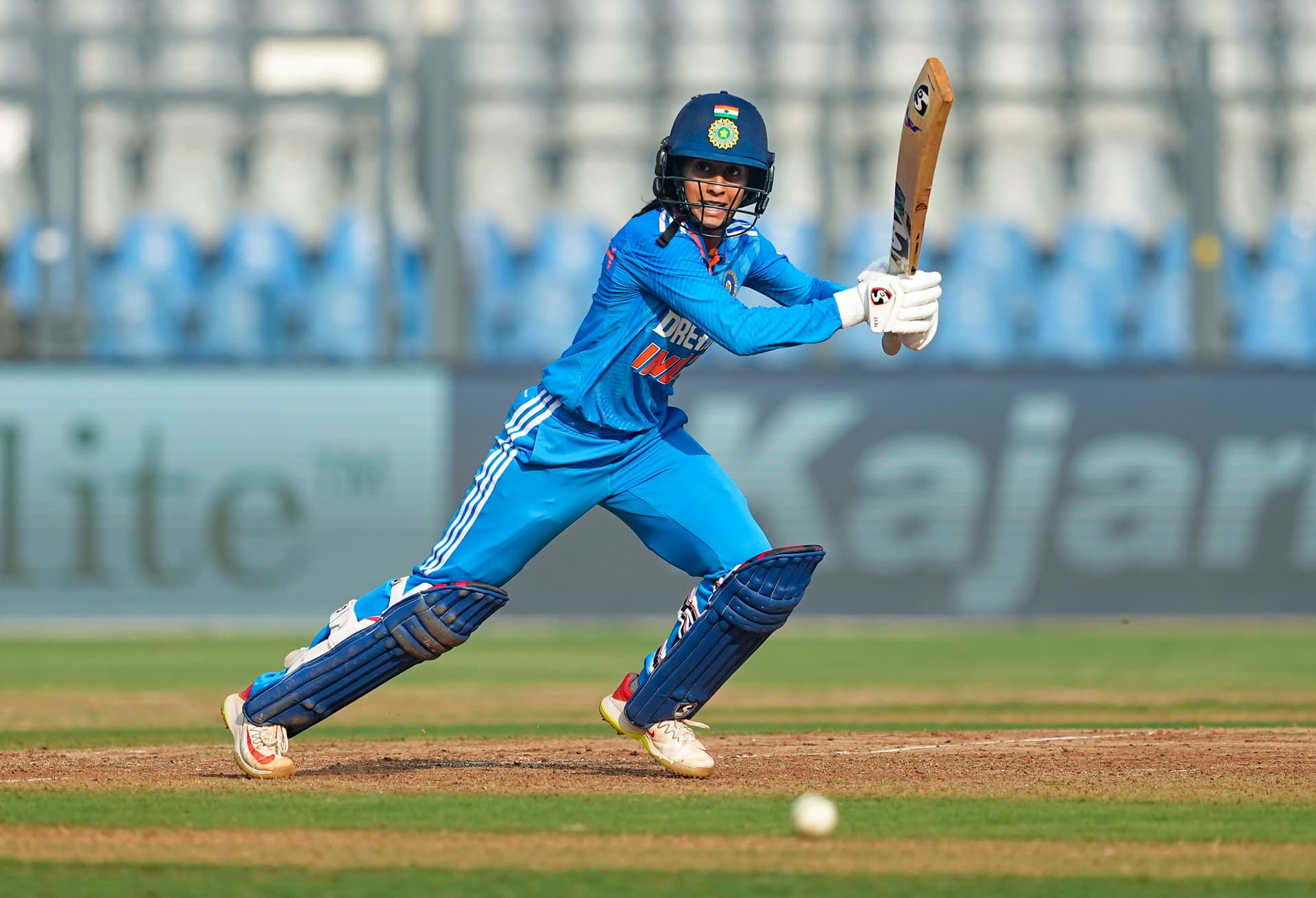 INDW vs AUSW ODI: भारत ने ऑस्ट्रेलिया को दिया 283 रनों का लक्ष्य, जेमिमा रोड्रिग्स ने बनाए 82 रन
