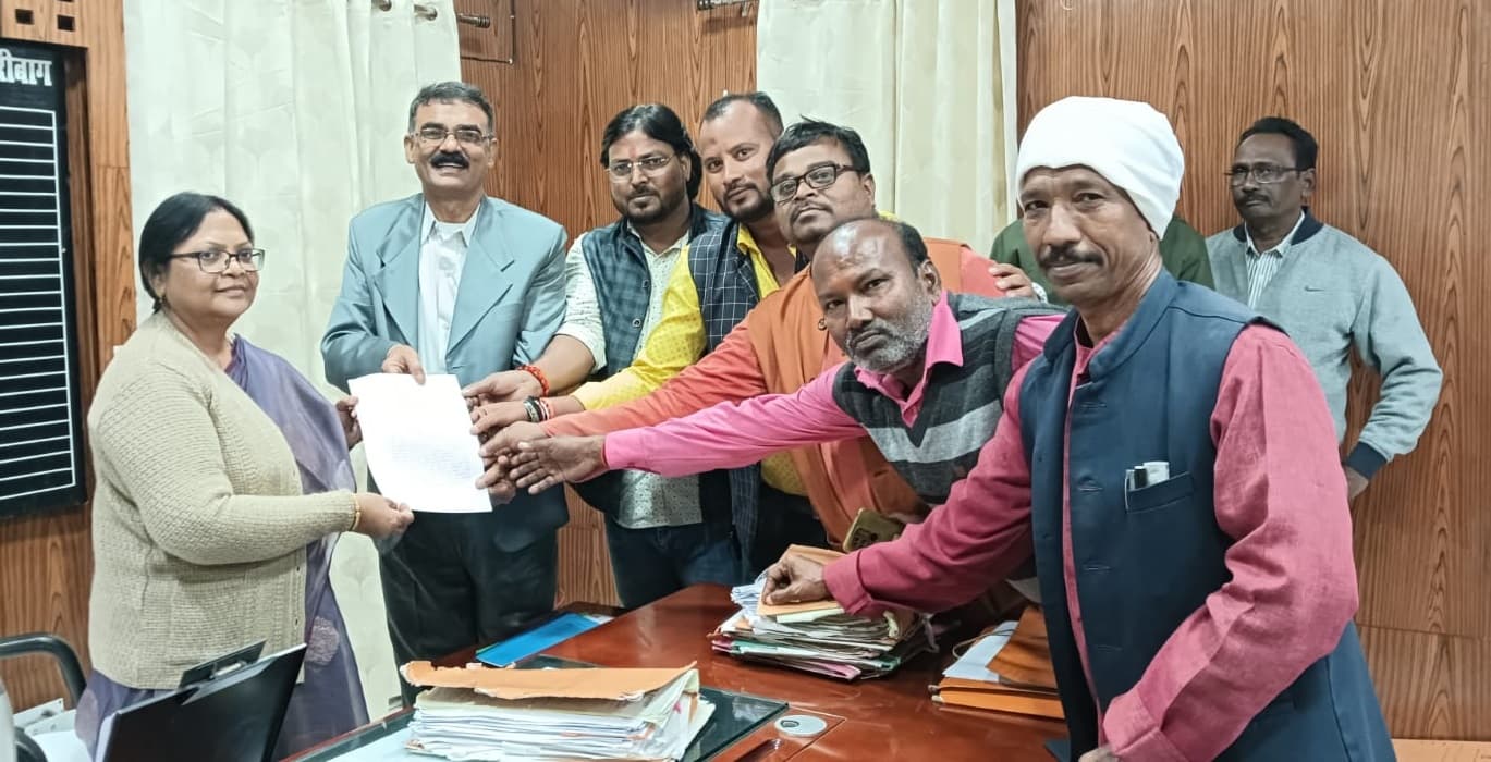 झारखंड : बेरमो को जिला बनाने के लिए आयुक्त को सौंपा ज्ञापन